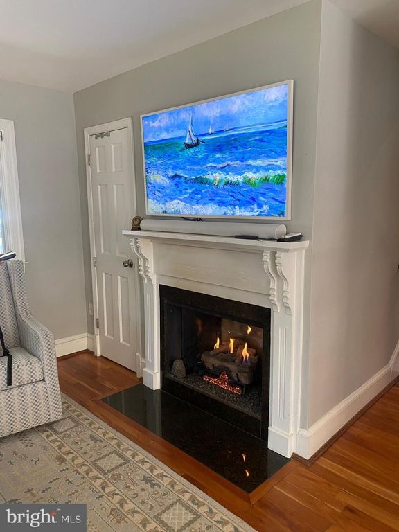 Image 13 of property listing at 417 CHESAPEAKE AVE, Annapolis, MD 21403