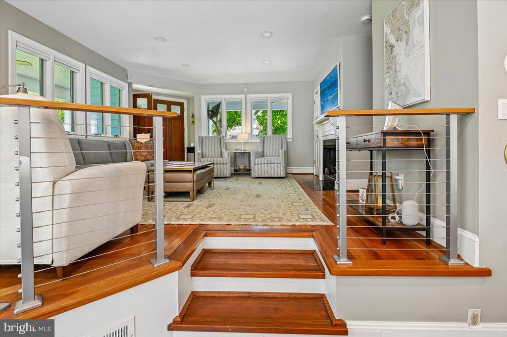 Image 14 of property listing at 417 CHESAPEAKE AVE, Annapolis, MD 21403