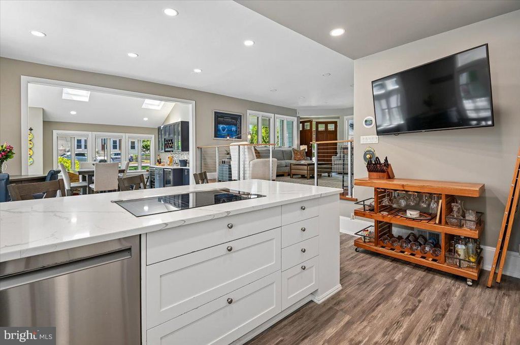 Image 15 of property listing at 417 CHESAPEAKE AVE, Annapolis, MD 21403