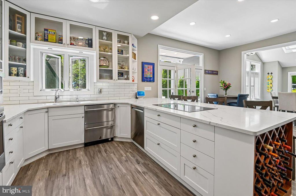 Image 16 of property listing at 417 CHESAPEAKE AVE, Annapolis, MD 21403