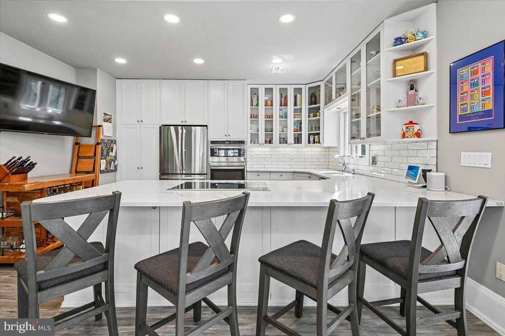 Image 18 of property listing at 417 CHESAPEAKE AVE, Annapolis, MD 21403