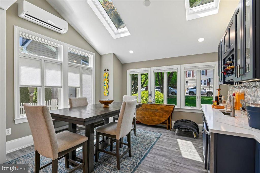 Image 23 of property listing at 417 CHESAPEAKE AVE, Annapolis, MD 21403