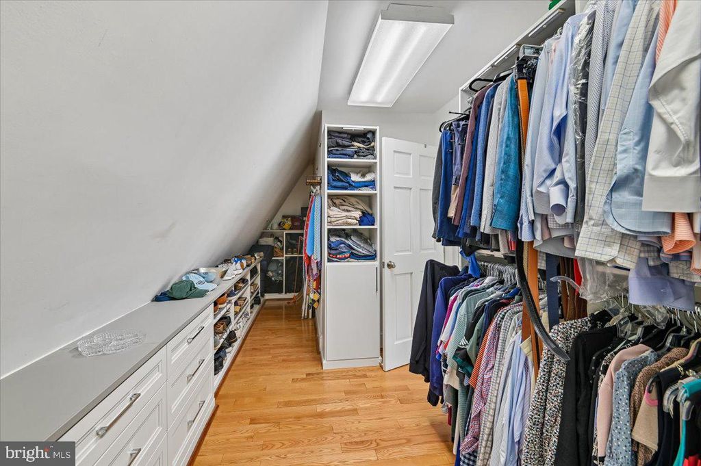 Image 34 of property listing at 417 CHESAPEAKE AVE, Annapolis, MD 21403