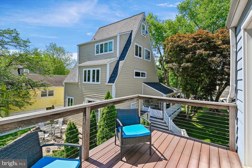 Image 35 of property listing at 417 CHESAPEAKE AVE, Annapolis, MD 21403
