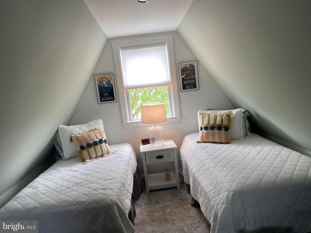 Image 46 of property listing at 417 CHESAPEAKE AVE, Annapolis, MD 21403