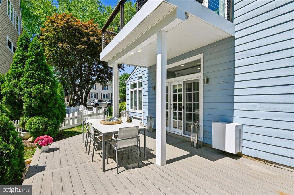 Image 49 of property listing at 417 CHESAPEAKE AVE, Annapolis, MD 21403