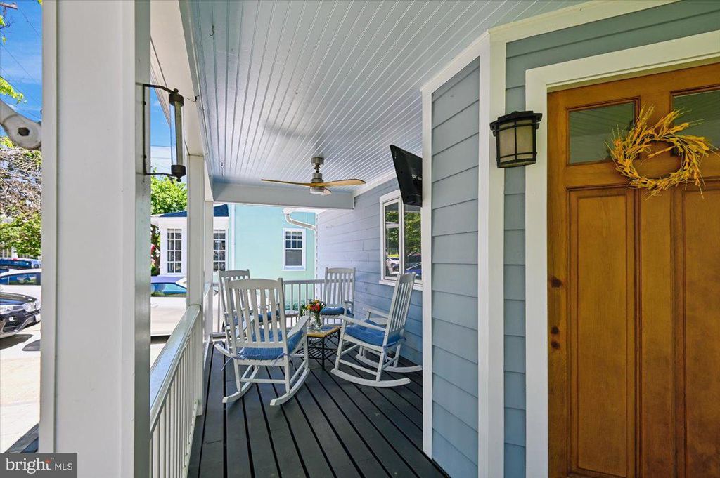 Image 55 of property listing at 417 CHESAPEAKE AVE, Annapolis, MD 21403