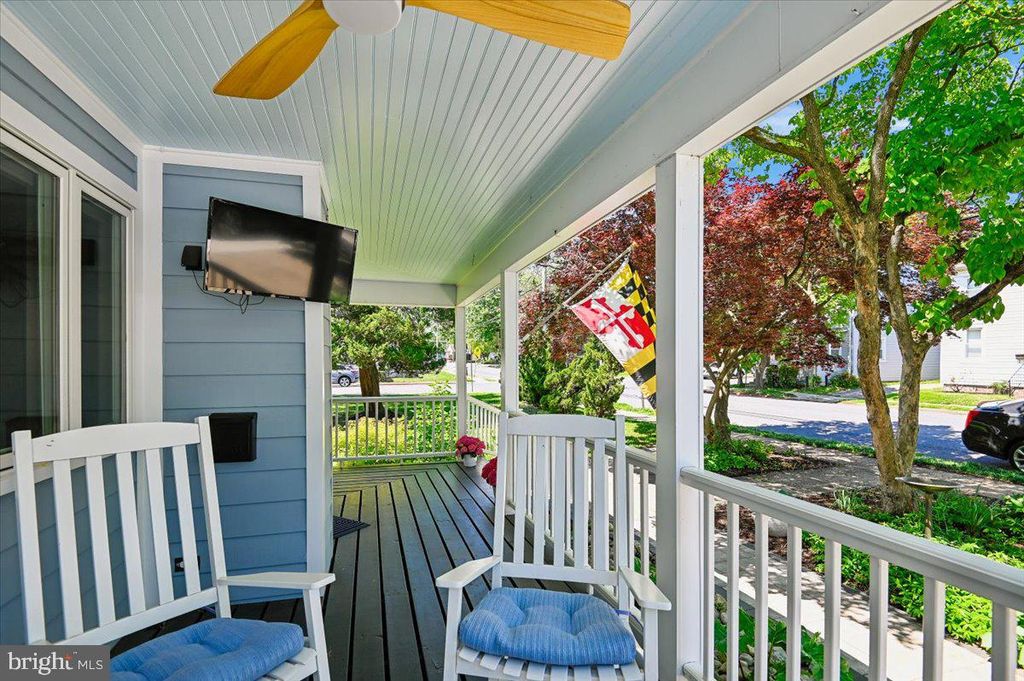 Image 58 of property listing at 417 CHESAPEAKE AVE, Annapolis, MD 21403