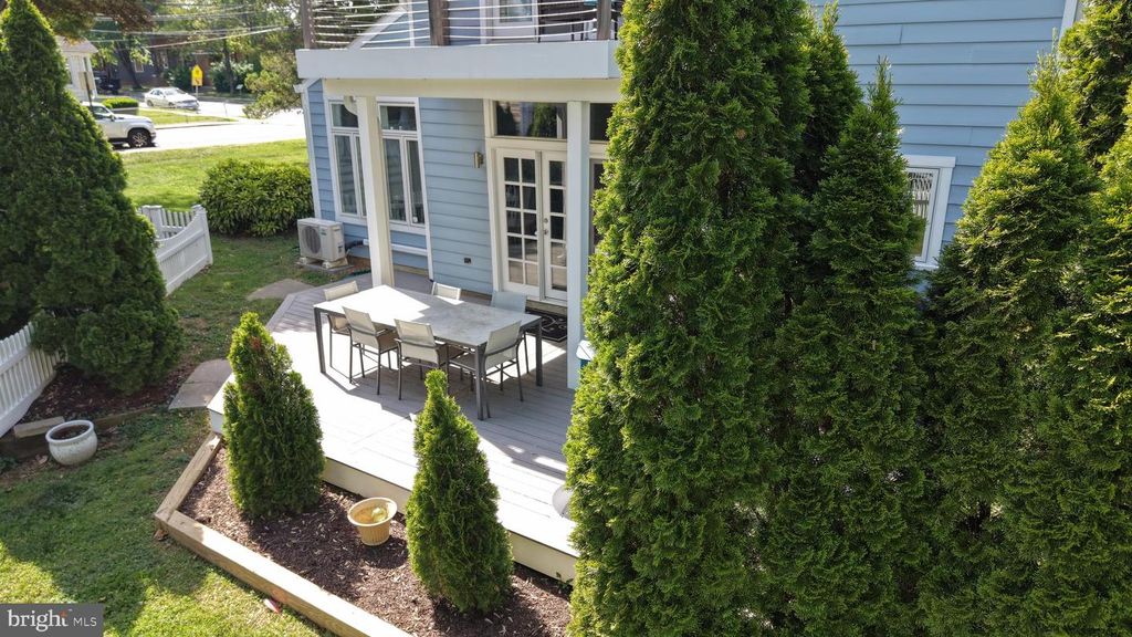 Image 63 of property listing at 417 CHESAPEAKE AVE, Annapolis, MD 21403