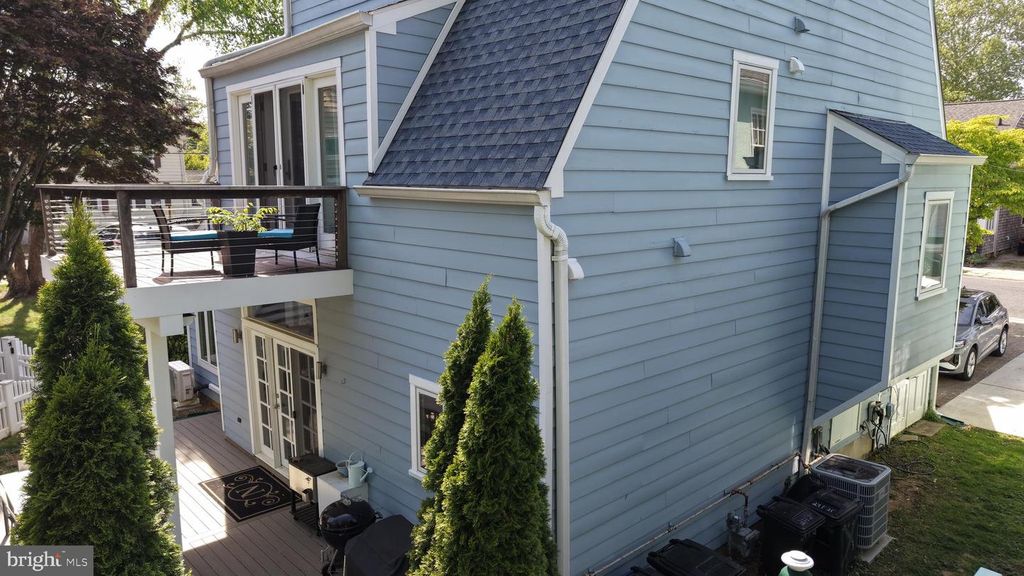 Image 64 of property listing at 417 CHESAPEAKE AVE, Annapolis, MD 21403