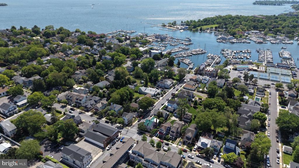 Image 70 of property listing at 417 CHESAPEAKE AVE, Annapolis, MD 21403