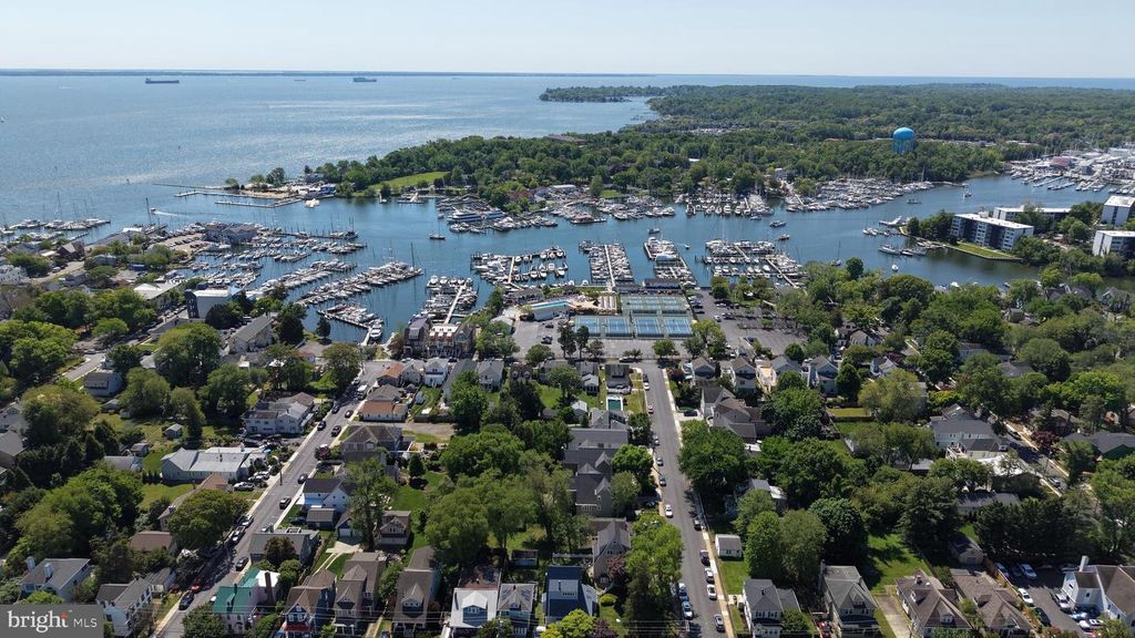 Image 71 of property listing at 417 CHESAPEAKE AVE, Annapolis, MD 21403