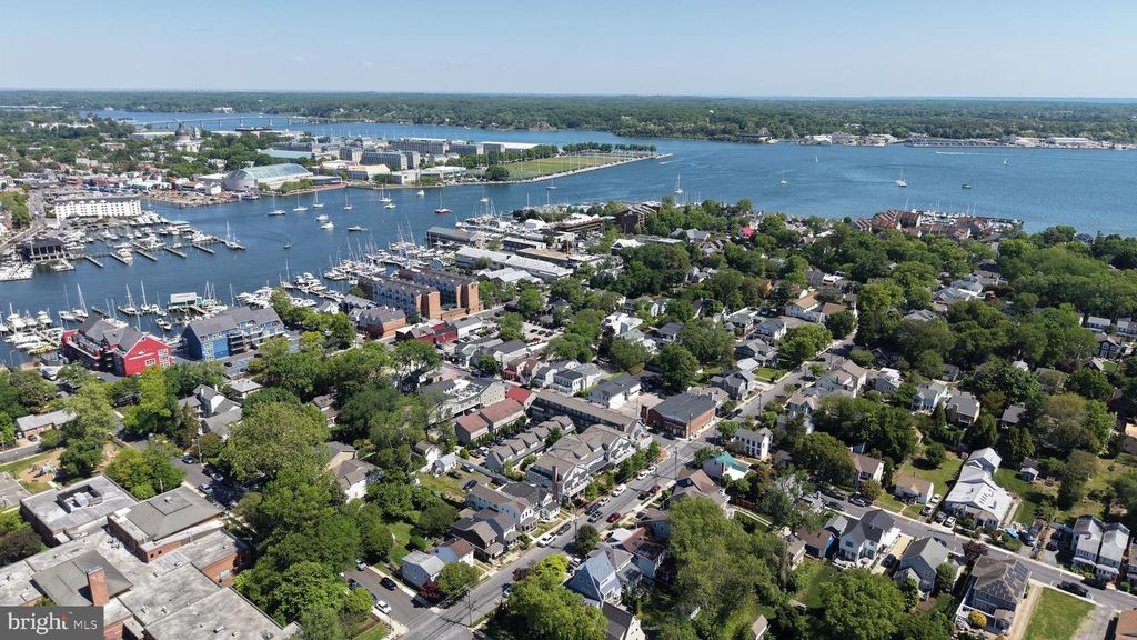 Image 74 of property listing at 417 CHESAPEAKE AVE, Annapolis, MD 21403