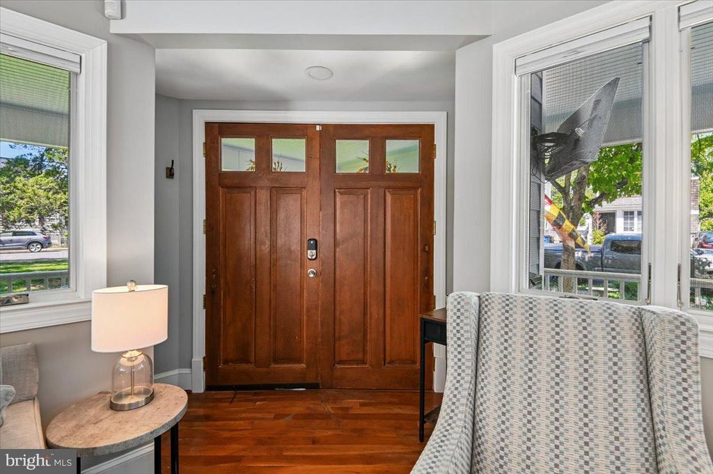 Image 9 of property listing at 417 CHESAPEAKE AVE, Annapolis, MD 21403