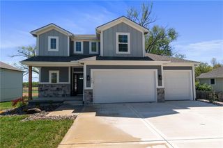 407 Sixth Street, Smithville, MO 64089