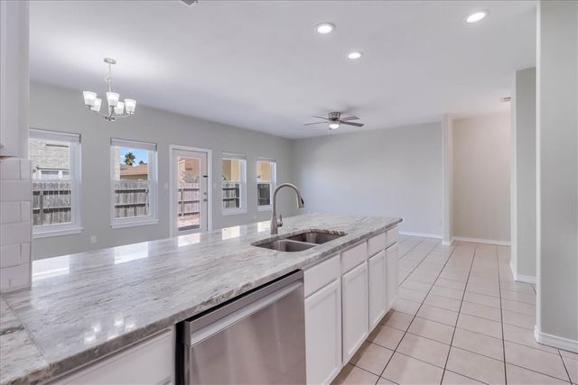 15513 Palmira Ave B, Corpus Christi, TX 78418