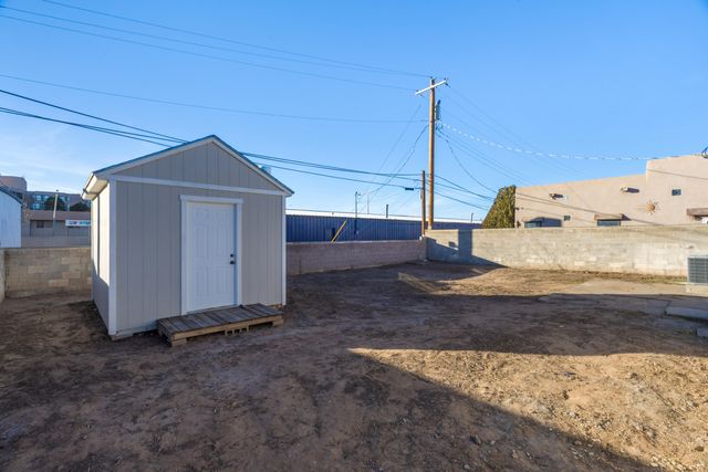 901 Ortiz Drive NE, Albuquerque, NM 87108