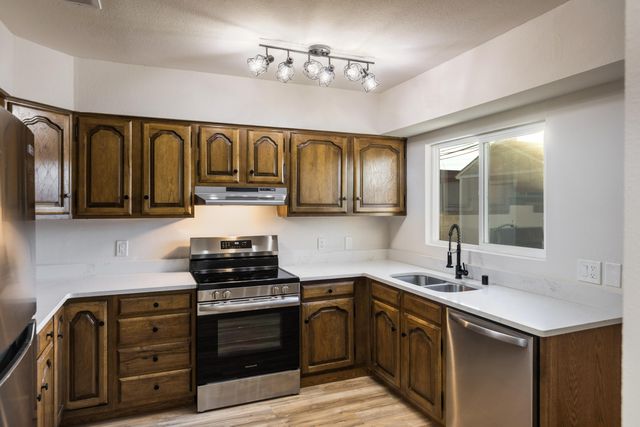 901 Ortiz Drive NE, Albuquerque, NM 87108