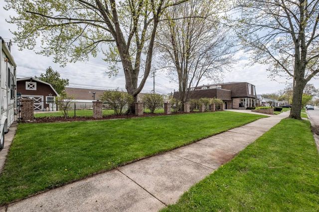22808 Harmon Street, Saint Clair Shores, MI 48080