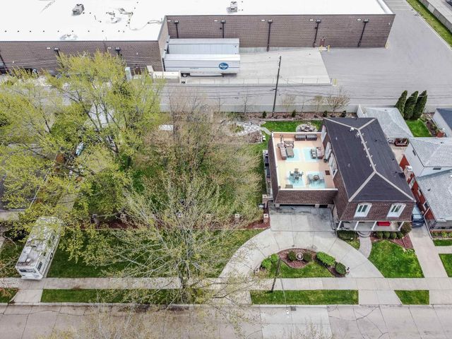 22808 Harmon Street, Saint Clair Shores, MI 48080