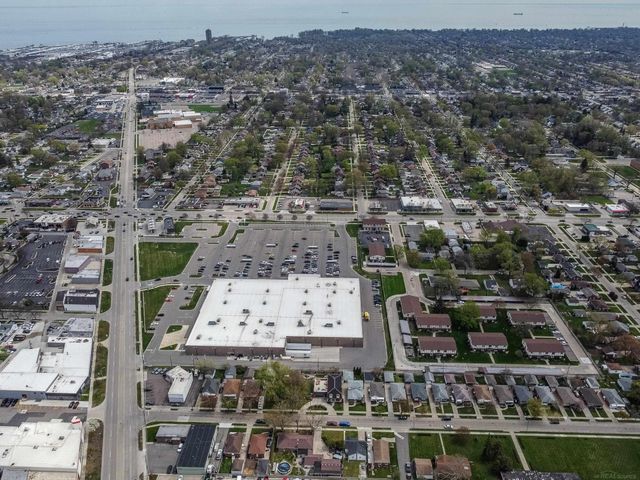 22808 Harmon Street, Saint Clair Shores, MI 48080