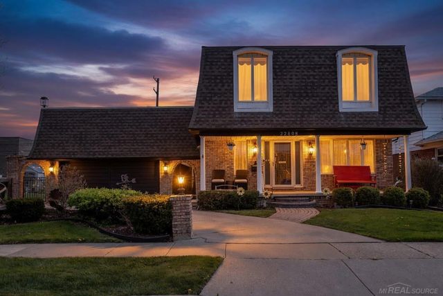 22808 Harmon Street, Saint Clair Shores, MI 48080