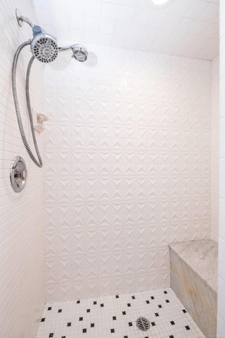22808 Harmon Street, Saint Clair Shores, MI 48080