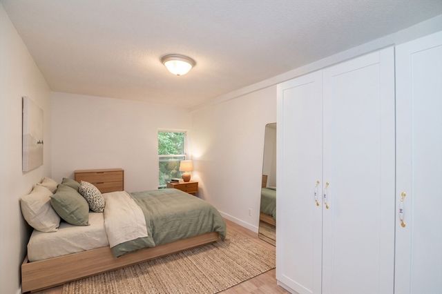 56 Warner St, Northampton, MA 01062