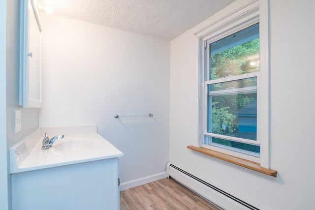 56 Warner St, Northampton, MA 01062