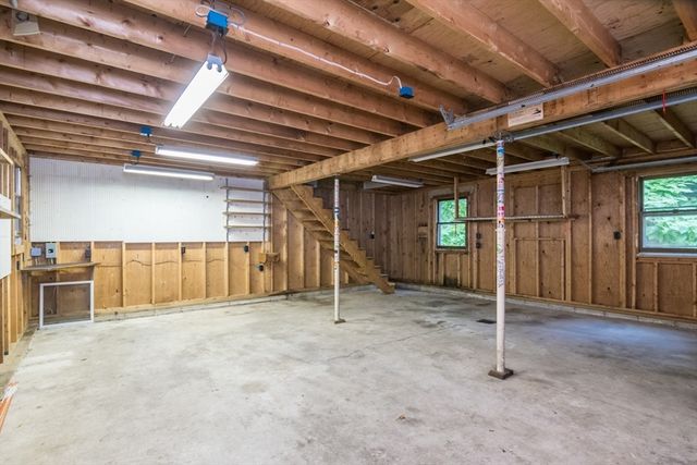 56 Warner St, Northampton, MA 01062