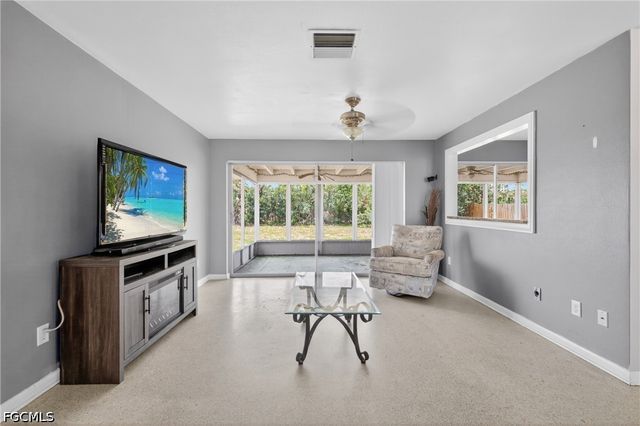 1146 SE 35th TER, Cape Coral, FL 33904