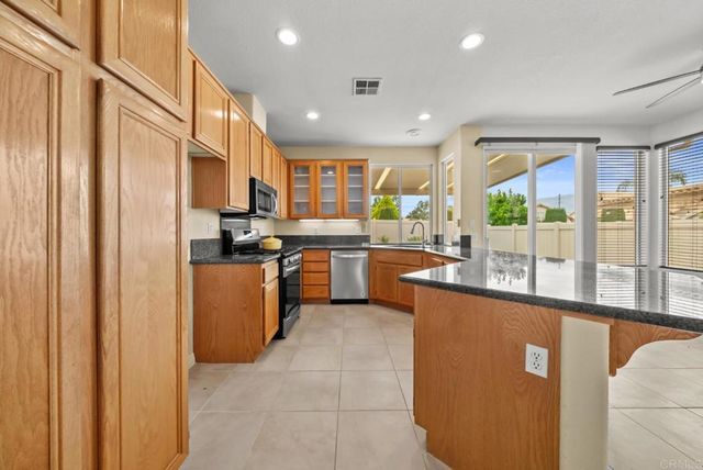 1619 Fairway Oaks Avenue, Banning, CA 92220
