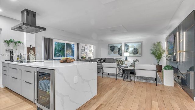 3051 NE 47th Ct 207, Fort Lauderdale, FL 33308