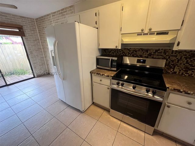 463 SE 14th St 463, Dania Beach, FL 33004