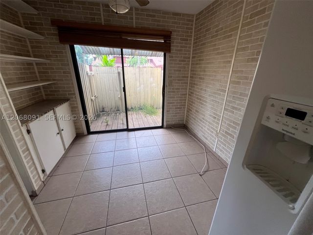 463 SE 14th St 463, Dania Beach, FL 33004