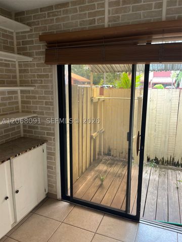 463 SE 14th St 463, Dania Beach, FL 33004