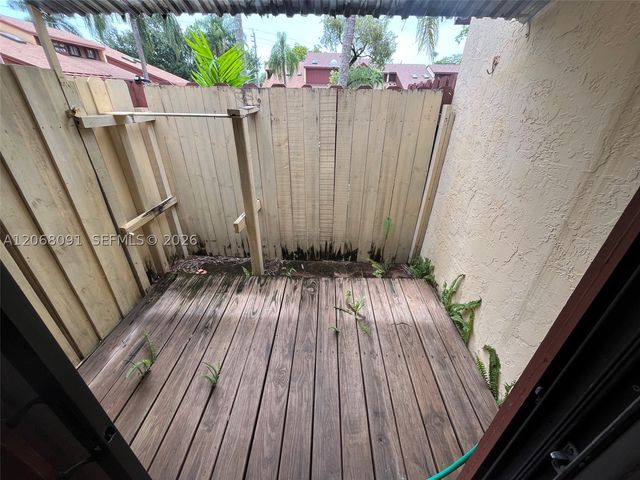 463 SE 14th St 463, Dania Beach, FL 33004
