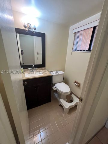 463 SE 14th St 463, Dania Beach, FL 33004