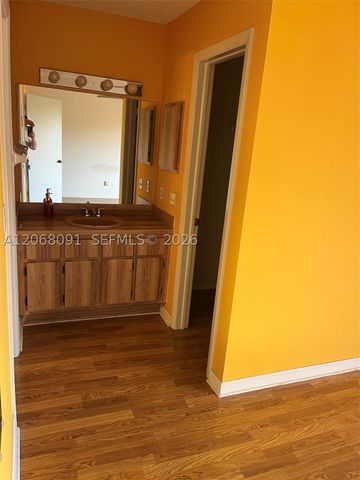463 SE 14th St 463, Dania Beach, FL 33004