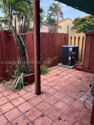 463 SE 14th St 463, Dania Beach, FL 33004