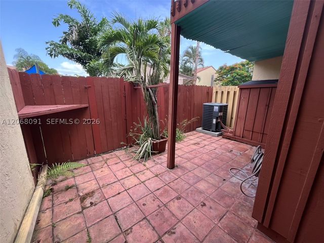 463 SE 14th St 463, Dania Beach, FL 33004