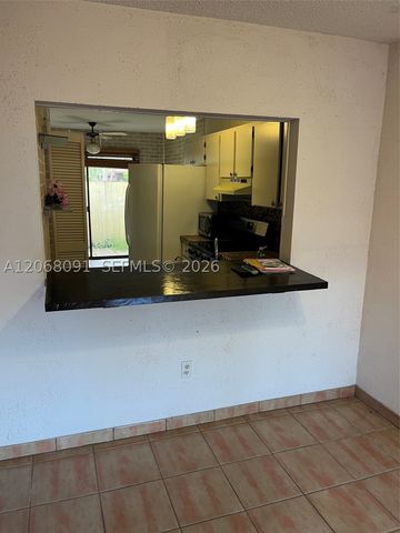 463 SE 14th St 463, Dania Beach, FL 33004