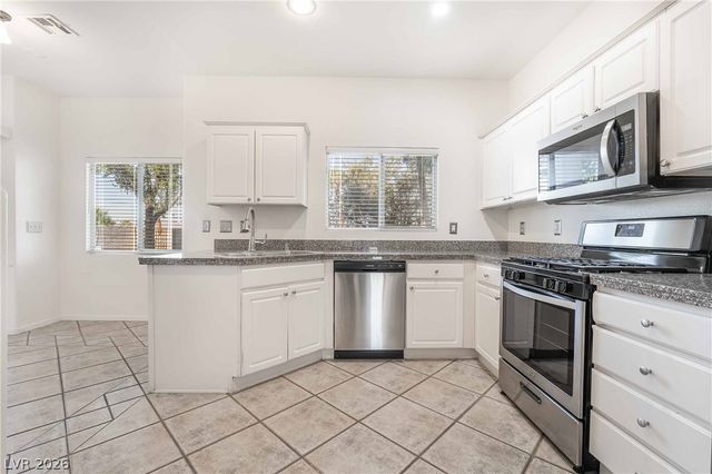 3194 Castle Canyon Avenue, Henderson, NV 89052