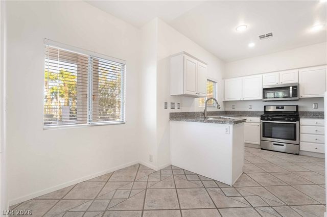 3194 Castle Canyon Avenue, Henderson, NV 89052