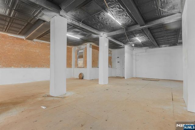 400 Centre Street, Nutley, NJ 07110