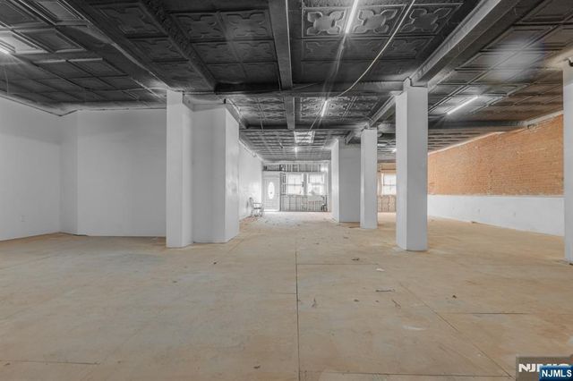 400 Centre Street, Nutley, NJ 07110