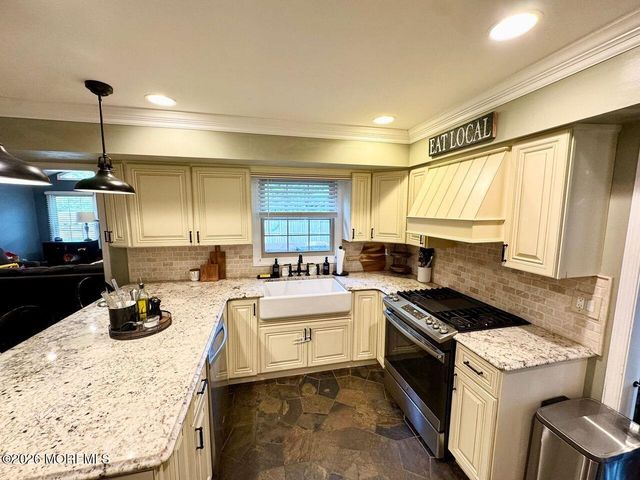 18 Providence Lane, Howell, NJ 07731