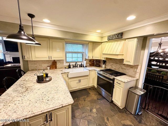 18 Providence Lane, Howell, NJ 07731