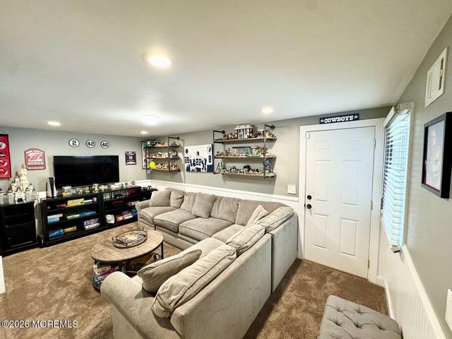 18 Providence Lane, Howell, NJ 07731