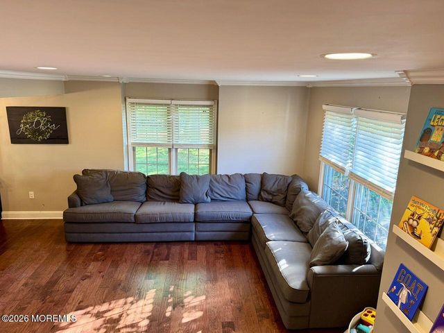 18 Providence Lane, Howell, NJ 07731